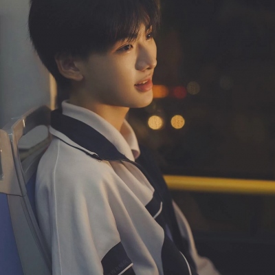 Ins风超酷超帅气男生微信头像