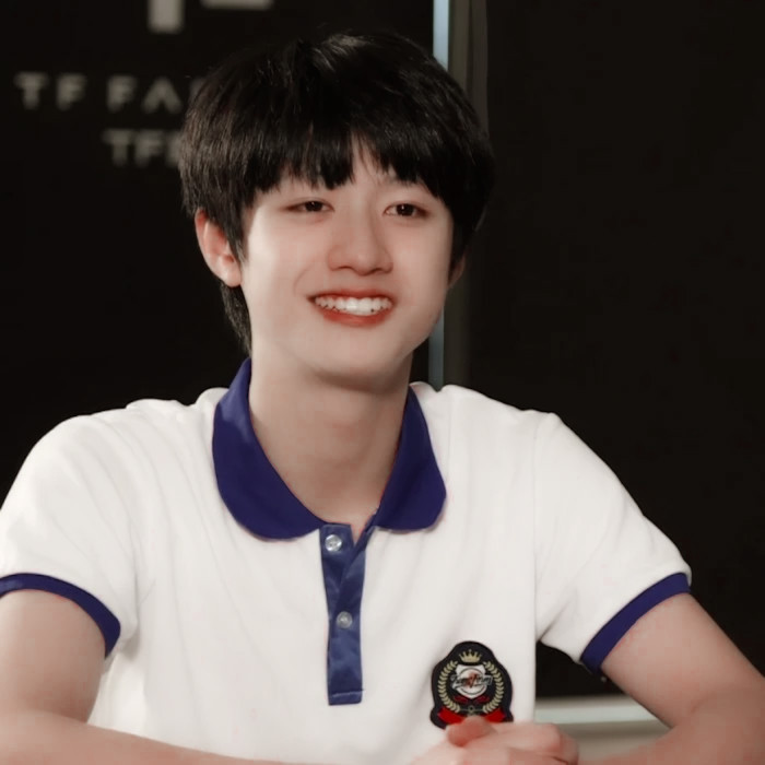 朱志鑫帅气微信头像