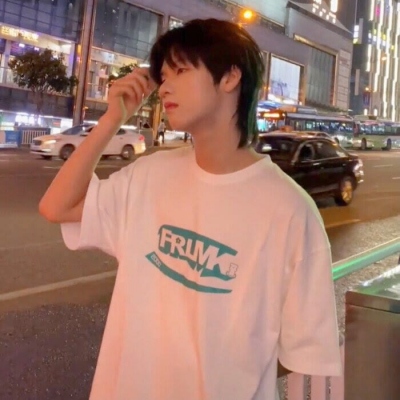 高颜值的个性男生微信头像