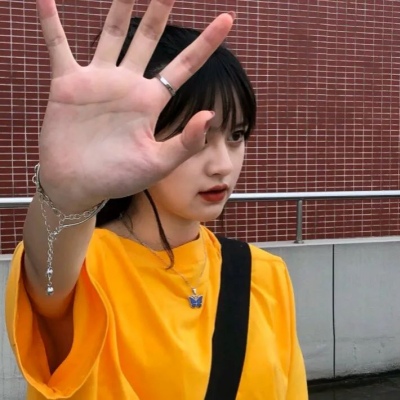 秋季橘子味的橙色系活力四射女生头像