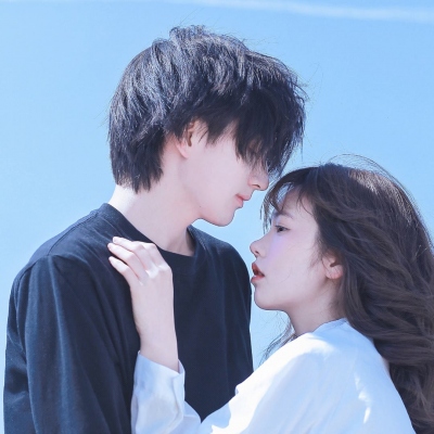 00后专用的高颜值甜蜜情侣微信头像