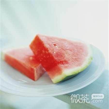 清新爽口的夏季西瓜微信背景图