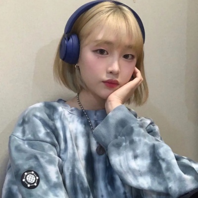 ins治愈系女生微信头像