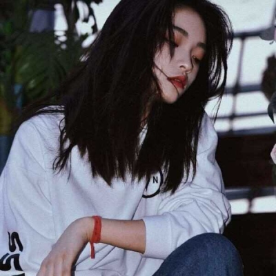 有点霸道的超拽女生微信头像