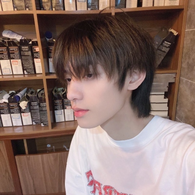酷拽的霸气男生微信头像