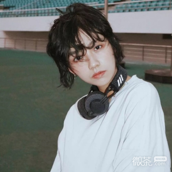 精选的绝美气质女生微信头像