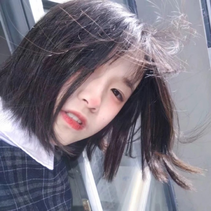 高颜值阳光女生微信头像