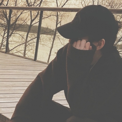 ins极简风霸气酷拽的男生微信头像