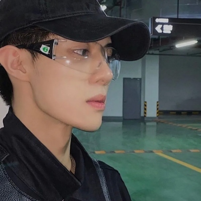 霸气的帅气男孩微信头像