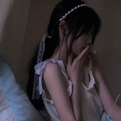 抑郁伤感的微信女生头像