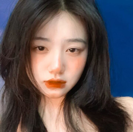 清纯且身材好女孩微信头像