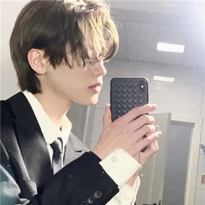 充满魅力的帅哥头像