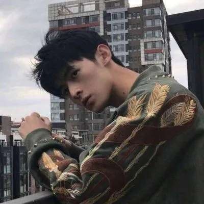 冷酷帅气真人霸气男生微信头像