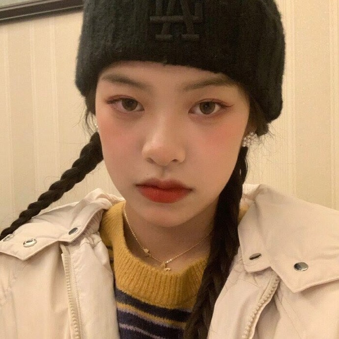 阳光青春的女孩微信头像