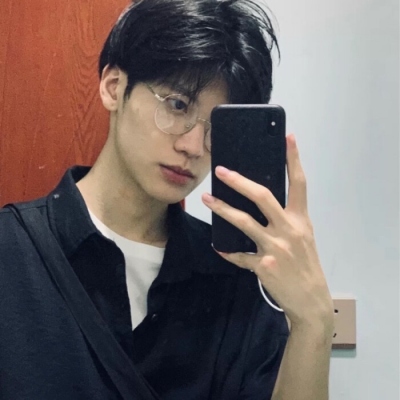 青春阳光大男孩微信头像