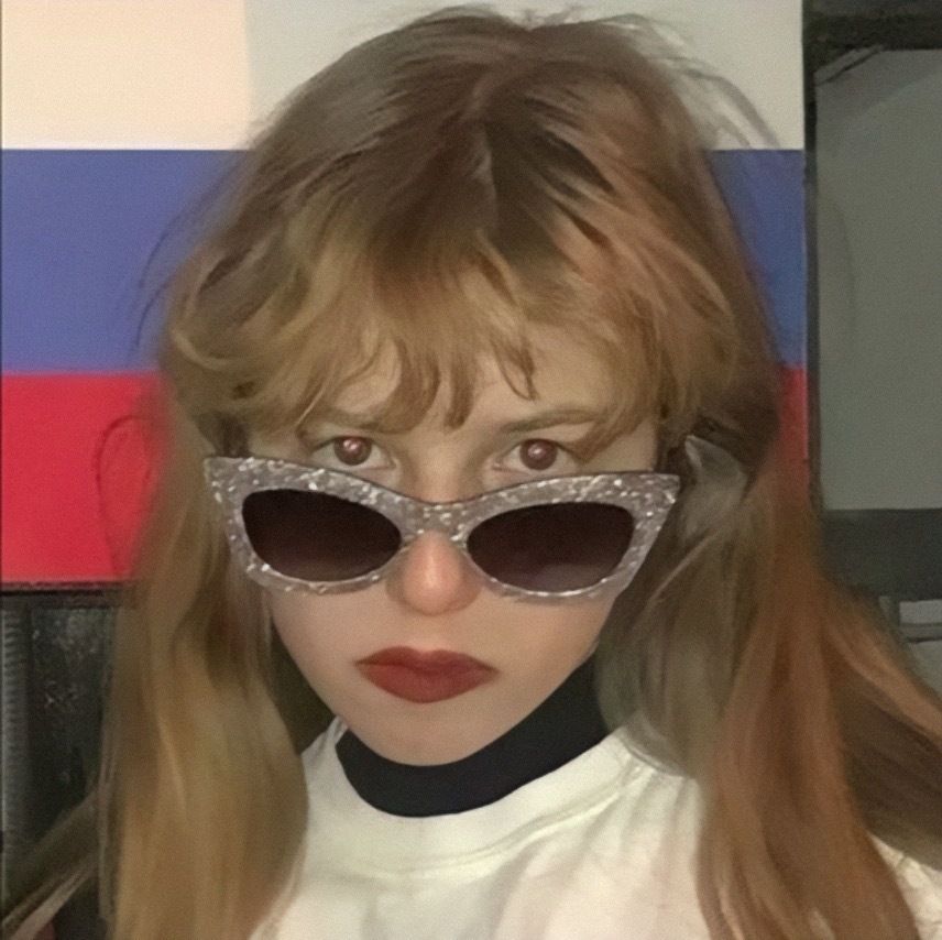 欧美墨镜帅气女孩微信头像