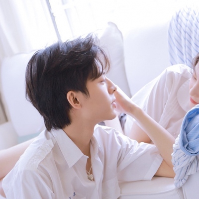 气质清纯适合夏季的个性微信头像