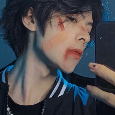 微丧冷酷帅气侧脸男生头像