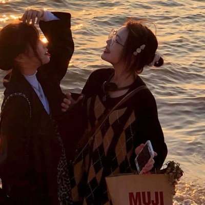 一左一右配对闺蜜微信头像