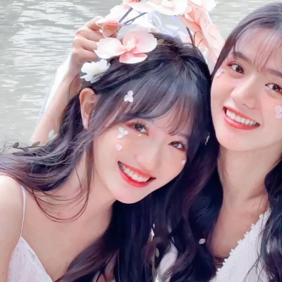 可爱又俏皮的闺蜜头像