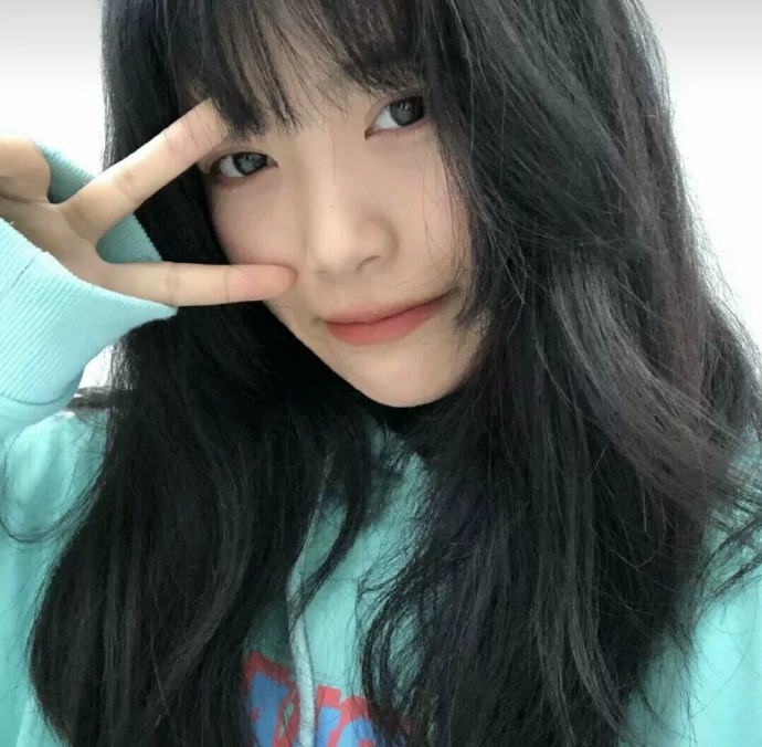 精选的高颜值美女微信头像