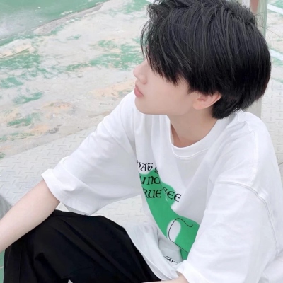 帅气高冷男生微信头像