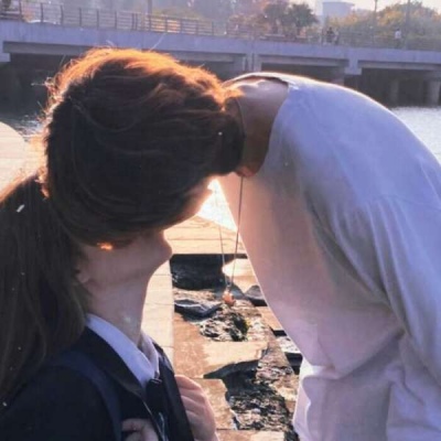 一左一右情侣部位微信头像