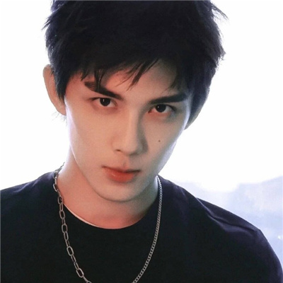 充满魅力的帅哥头像