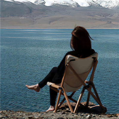 气质爆棚的精致女生头像