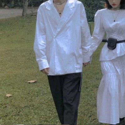 超甜的一左一右的网红情侣微信头像