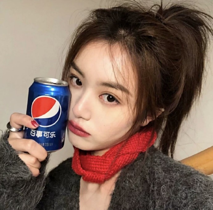 自然精致的女生微信头像