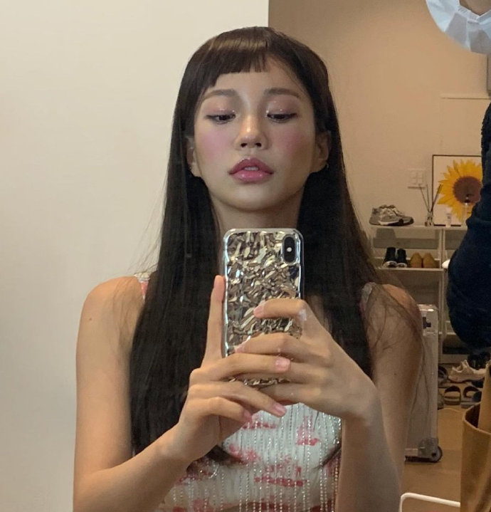 呆呆的沙雕女孩个性微信头像