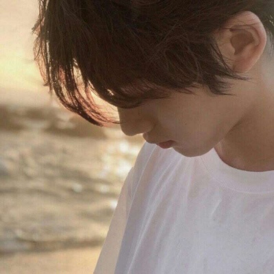 超有气场的帅气男生微信头像