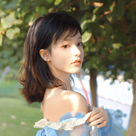 夏季清纯好看的气质美女图片