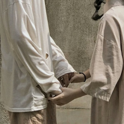 不露脸的低调情侣微信头像