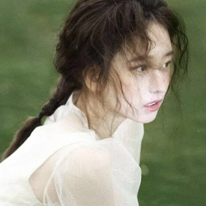 绿色系清爽女生微信头像