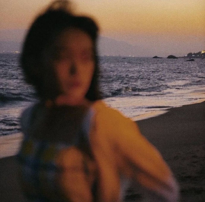 伤感孤独悲伤女生微信头像