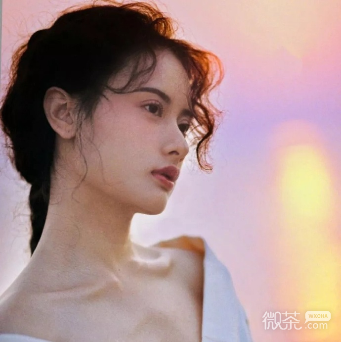 精选的绝美气质女生微信头像
