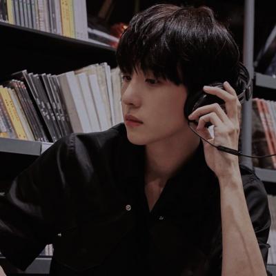 气质很好魅力的男生头像