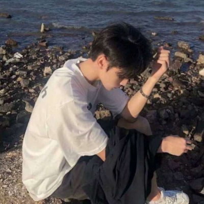 冷酷帅气真人霸气男生微信头像