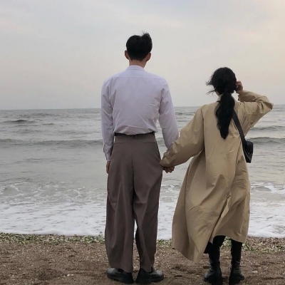 真人一人一张高颜值情侣微信头像