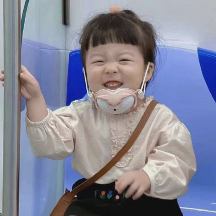 带着可爱口罩出门的丸子妹微信头像