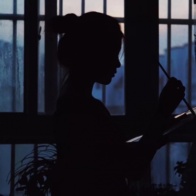 女生心情不好的丧系头像