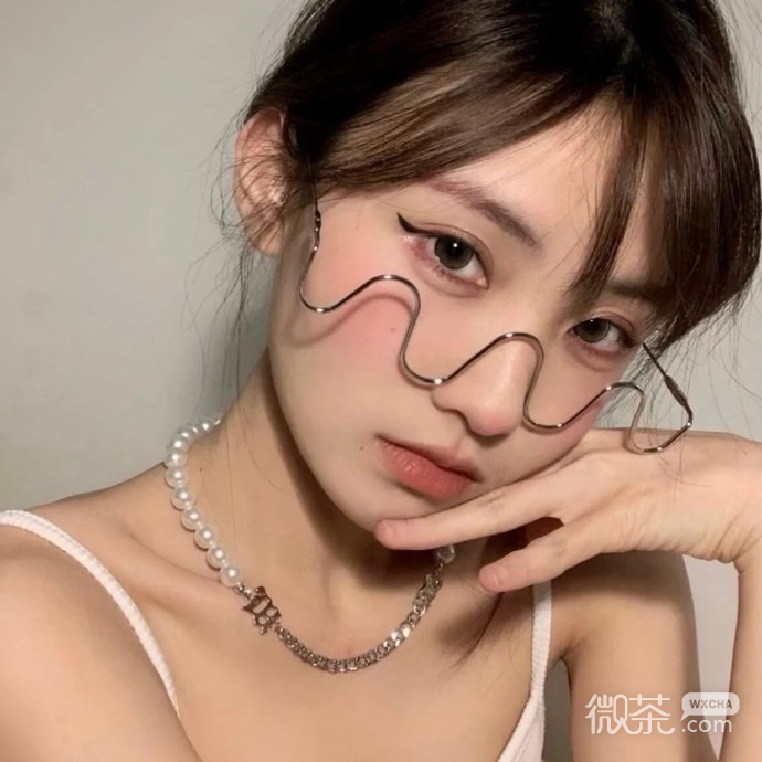 软萌酷酷的女生个性微信头像