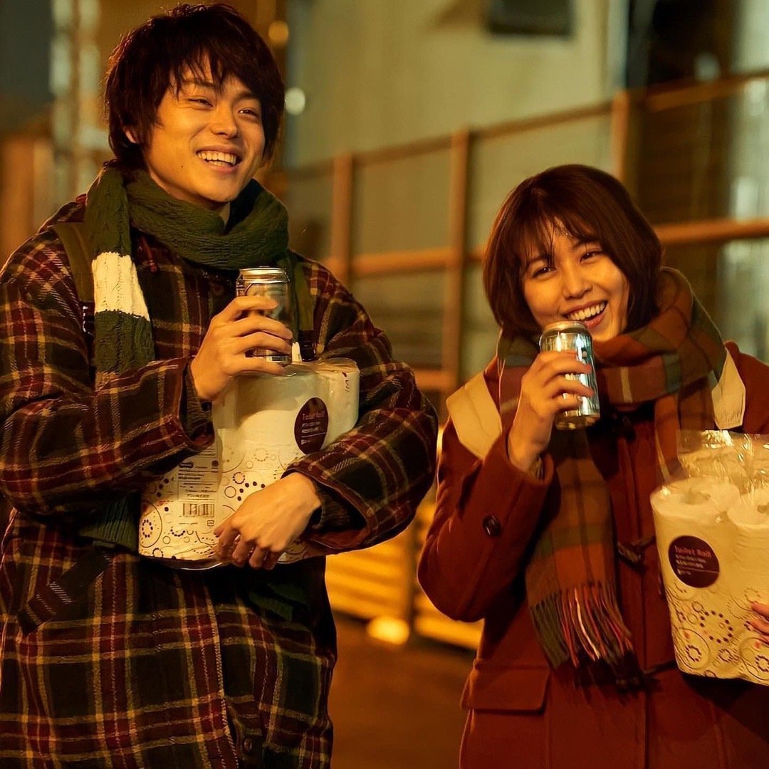 《花束般的恋爱》菅田将晖 * 有村架纯情侣微信头像