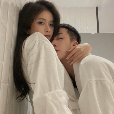 让人很羡慕很甜蜜的情侣微信头像