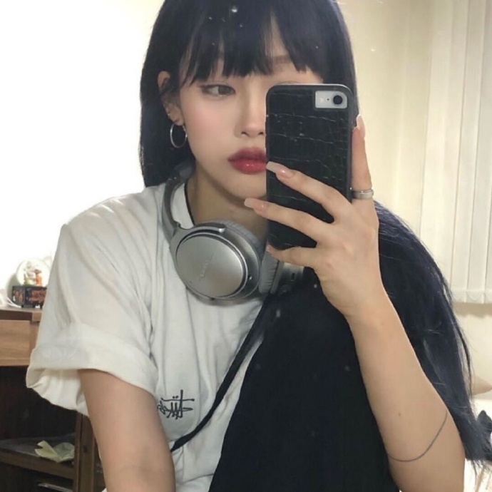 高冷自然女生微信头像