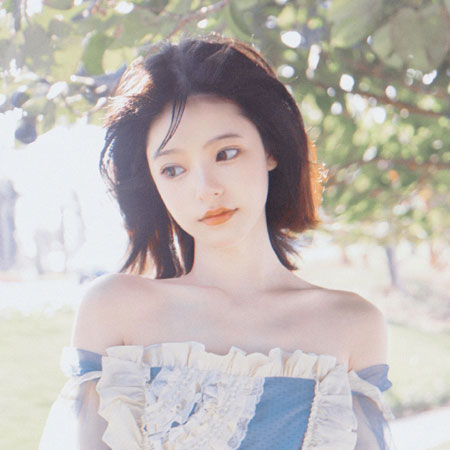 夏季清纯好看的气质美女图片