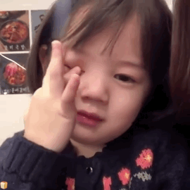 哭哭包金雪可爱微信表情包