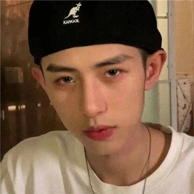 文艺而又简约的男生微信头像